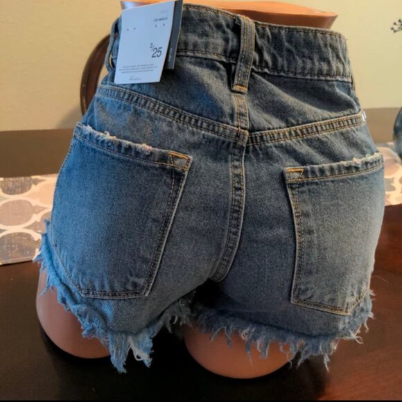Shorts Juniors Fringed Shorts Size 3 KanCan Brand Brand New -Never Worn - Picture 6 of 6